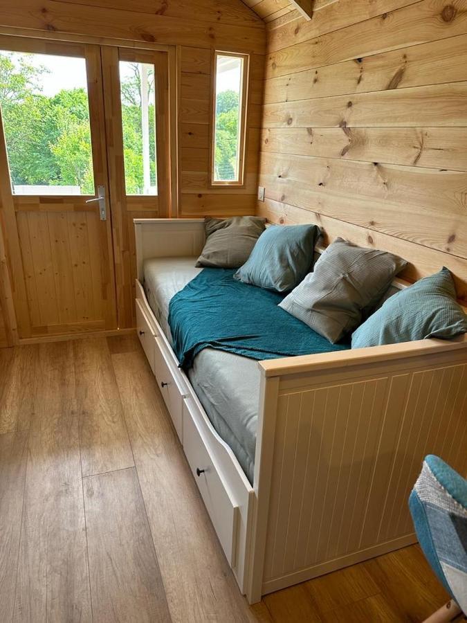 Luxury tent La Roulotte De Lois & Clara *